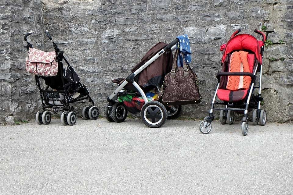 Ini Cara Menyimpan Stroller agar Bersih dan Awet